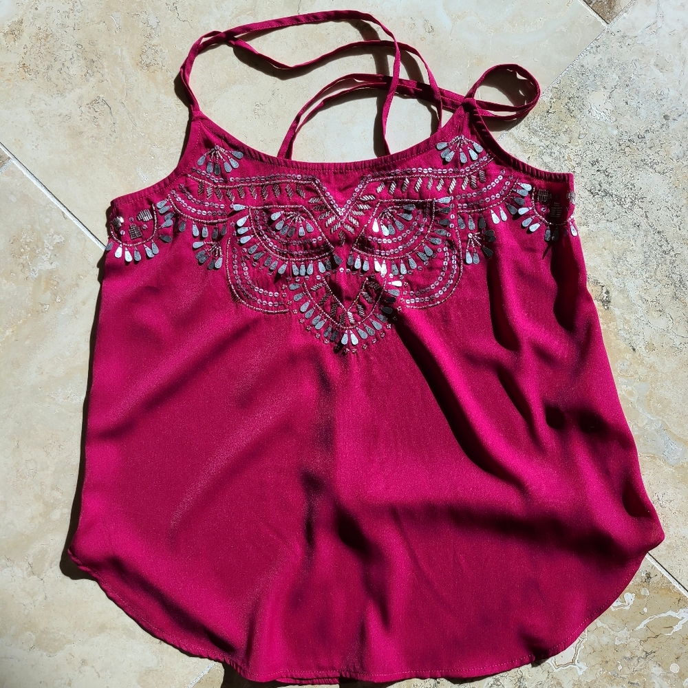 Magenta tank top with silver beading